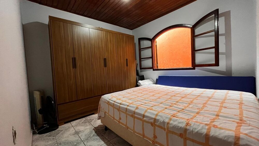 Casa, 3 quartos, 201 m² - Foto 2