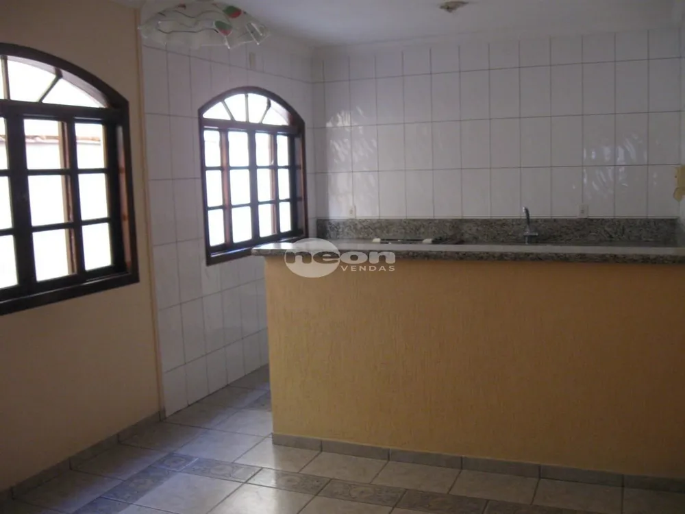Casa, 3 quartos, 162 m² - Foto 1