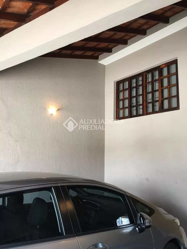 Casa à venda com 3 quartos, 198m² - Foto 2