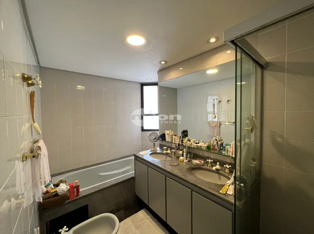 Apartamento, 3 quartos, 215 m² - Foto 1