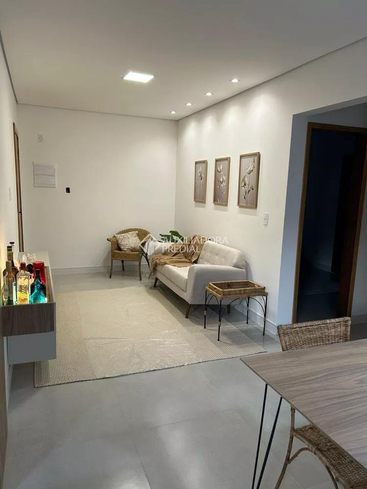 Apartamento à venda com 2 quartos, 64m² - Foto 1