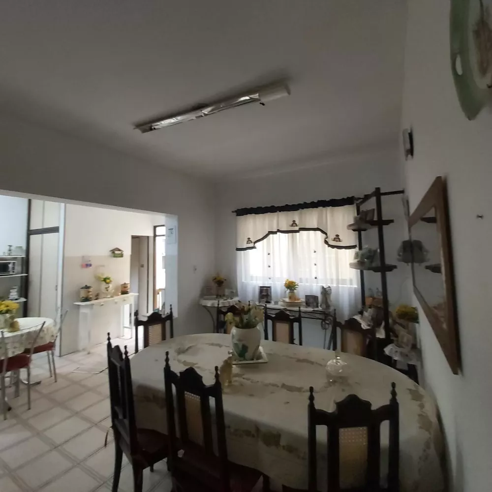 Casa à venda com 3 quartos, 245m² - Foto 11