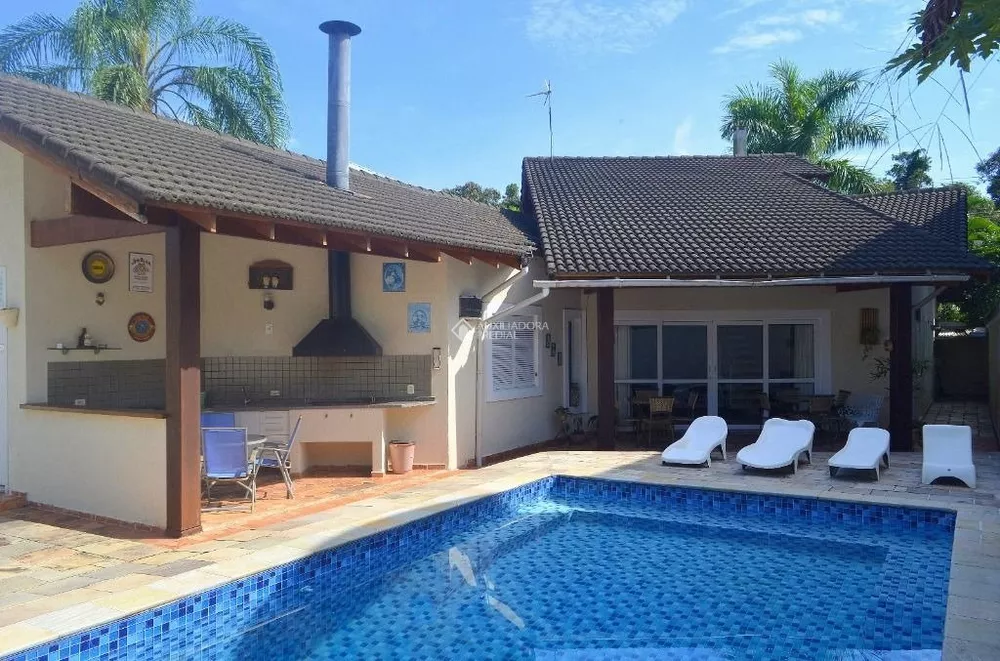 Casa de Condomínio à venda com 3 quartos, 249m² - Foto 1