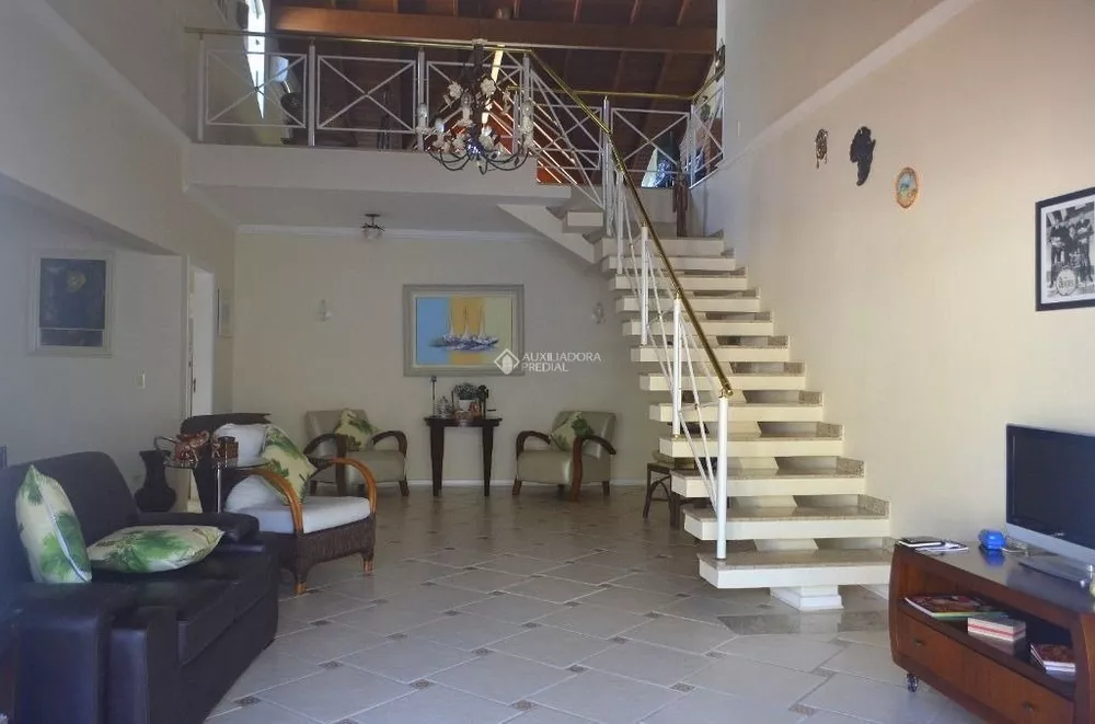 Casa de Condomínio à venda com 3 quartos, 249m² - Foto 3