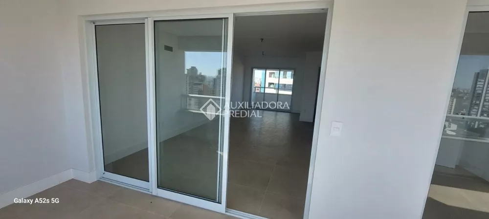 Apartamento à venda com 3 quartos, 197m² - Foto 4