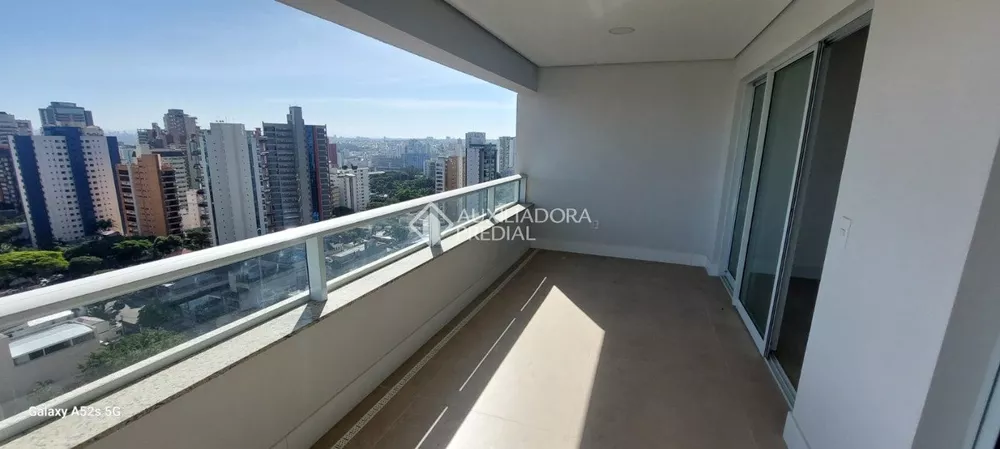 Apartamento à venda com 3 quartos, 197m² - Foto 2