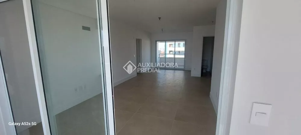 Apartamento à venda com 3 quartos, 197m² - Foto 8