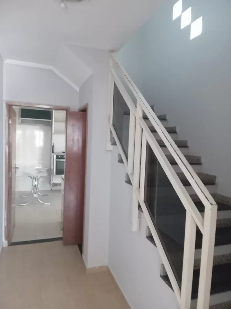 Casa à venda com 2 quartos, 77m² - Foto 4