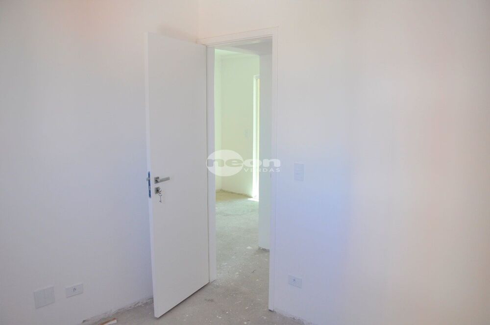 Apartamento à venda com 2 quartos, 62m² - Foto 11
