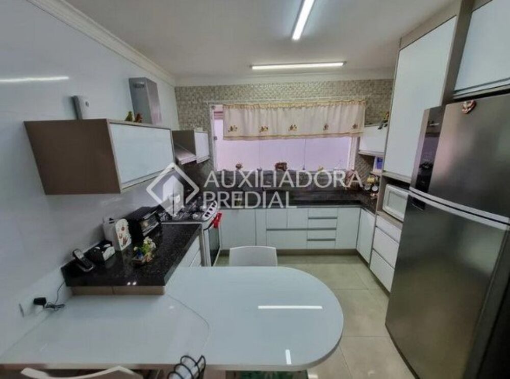 Casa, 4 quartos, 290 m² - Foto 2