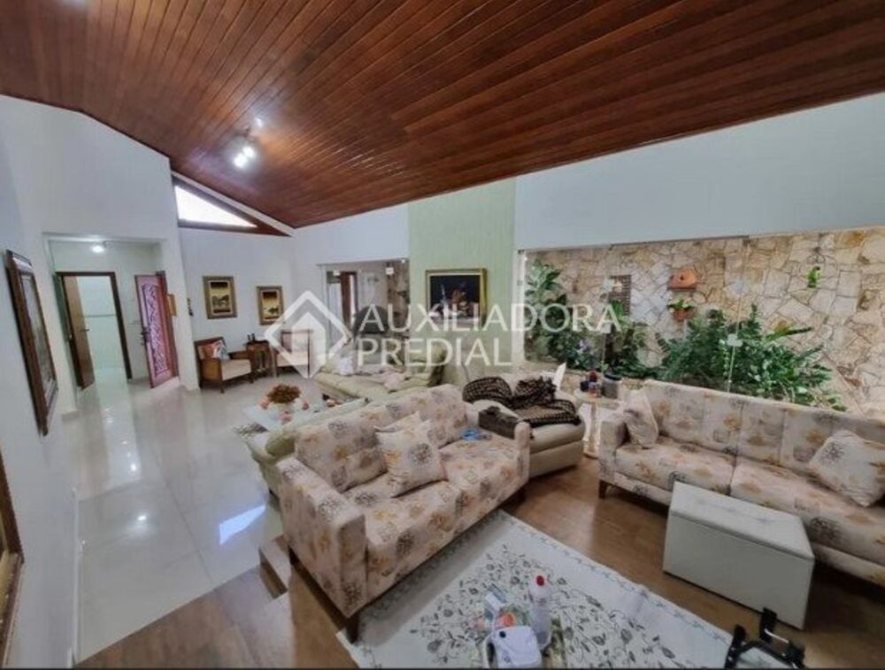 Casa, 4 quartos, 290 m² - Foto 1