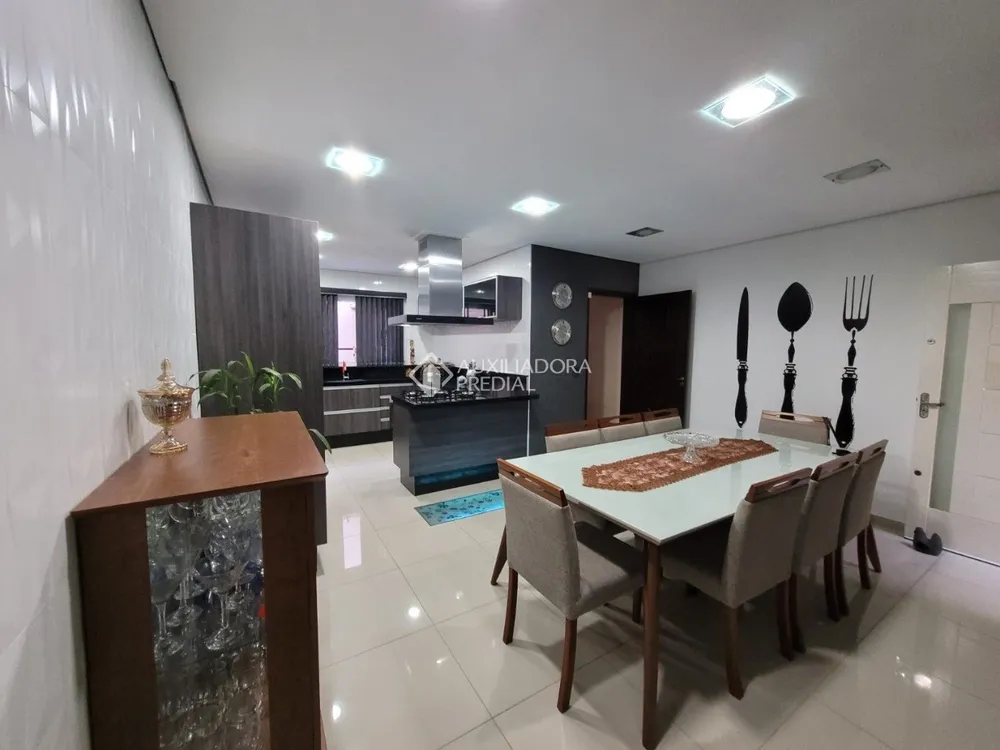 Casa, 3 quartos, 173 m² - Foto 2