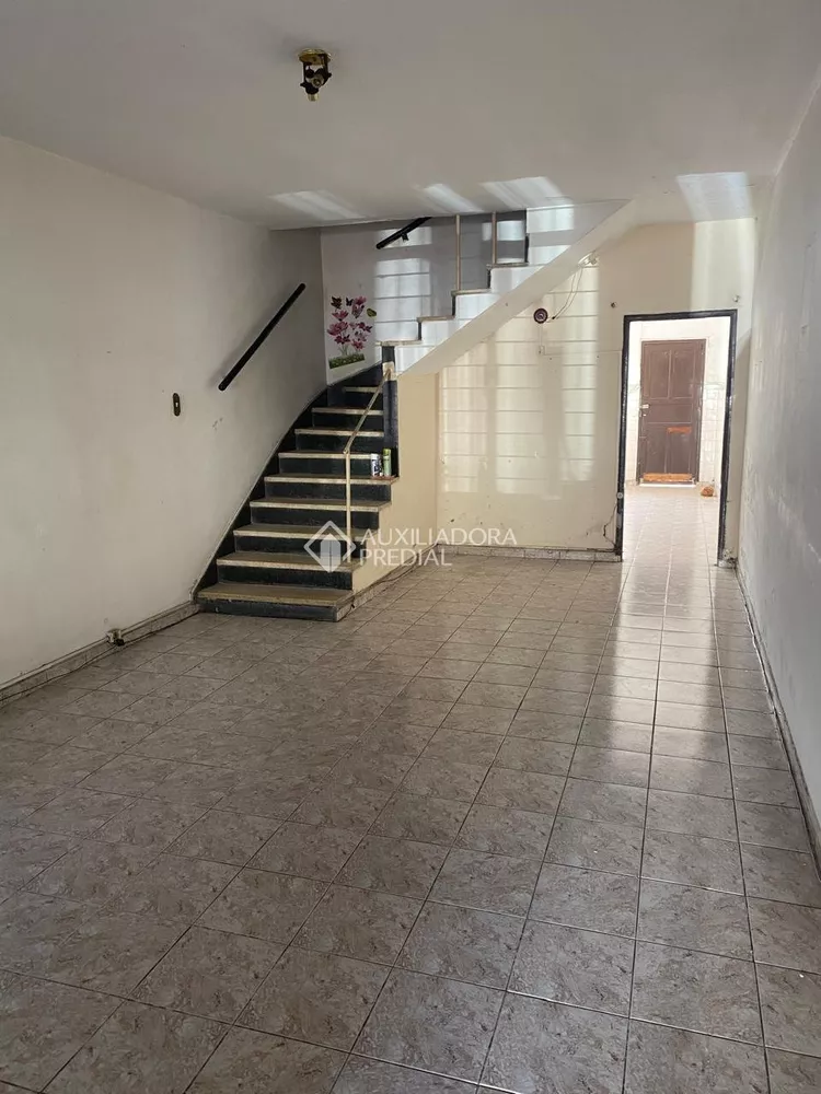 Casa à venda com 3 quartos, 138m² - Foto 1