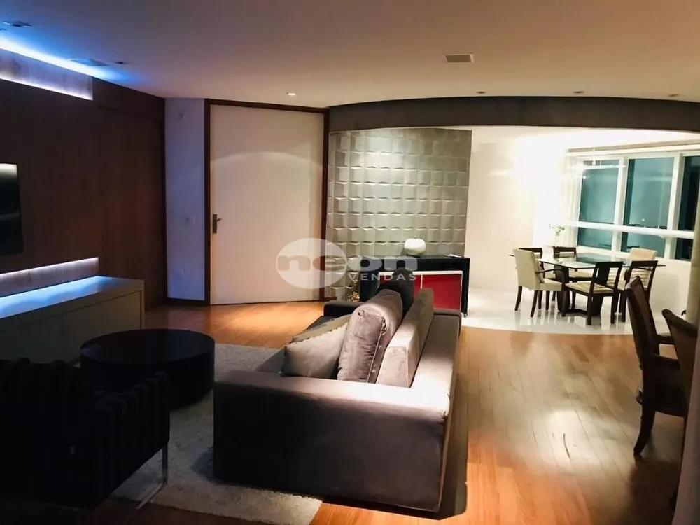 Apartamento à venda com 3 quartos, 205m² - Foto 3