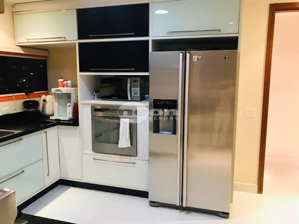 Apartamento à venda com 3 quartos, 205m² - Foto 6