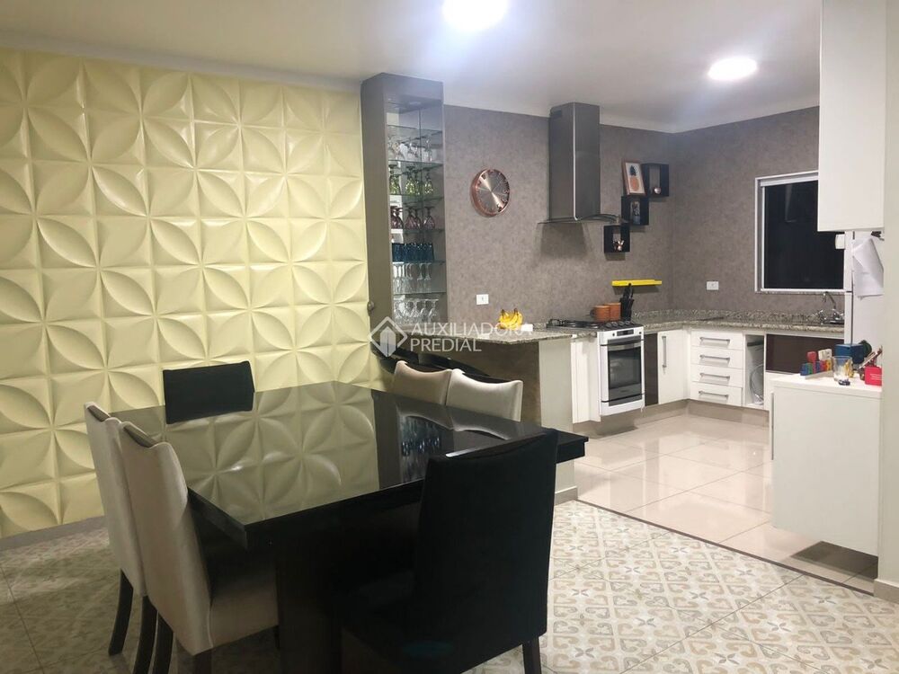 Casa, 3 quartos, 181 m² - Foto 1