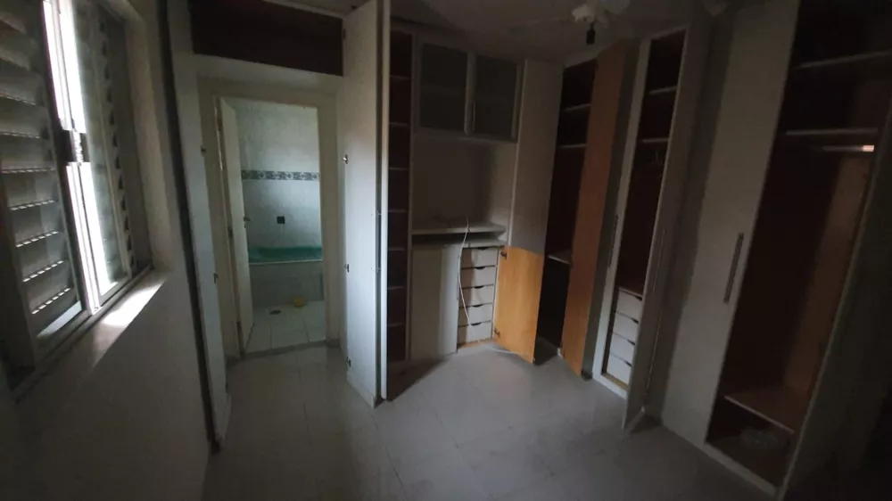 Casa à venda com 3 quartos, 249m² - Foto 3