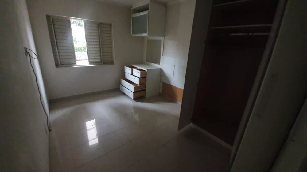 Casa à venda com 3 quartos, 249m² - Foto 4