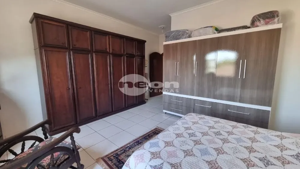 Casa, 3 quartos, 264 m² - Foto 4
