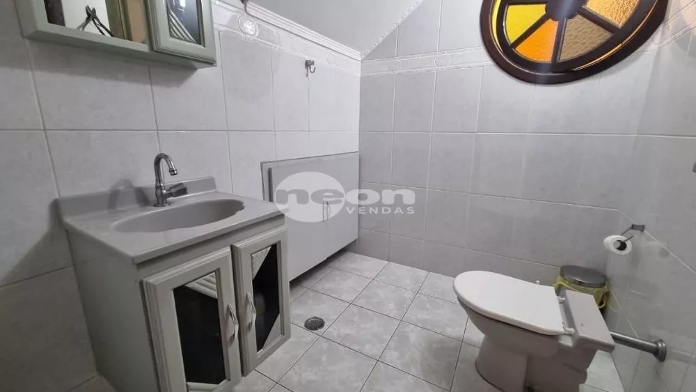 Casa, 3 quartos, 264 m² - Foto 1