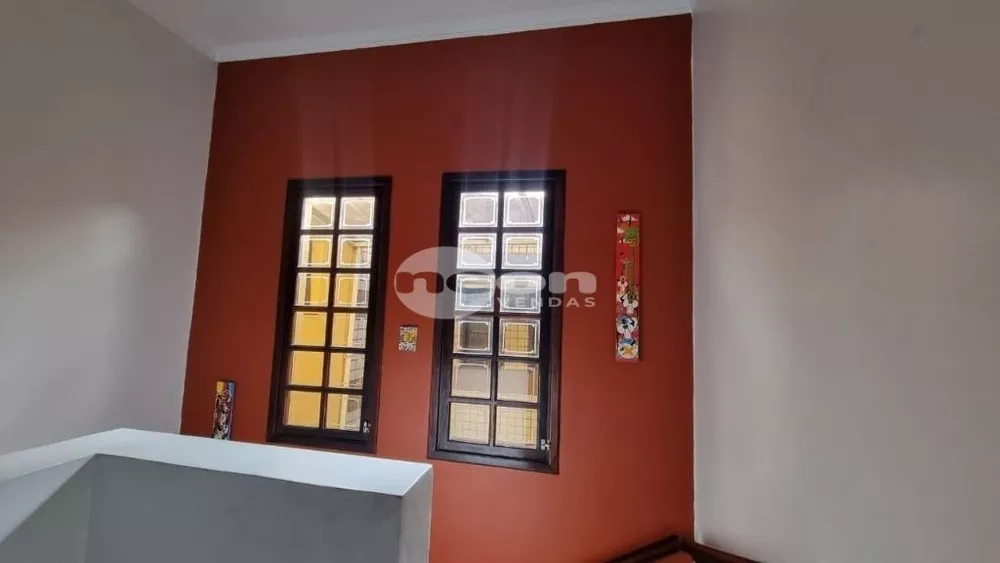Casa, 3 quartos, 264 m² - Foto 2