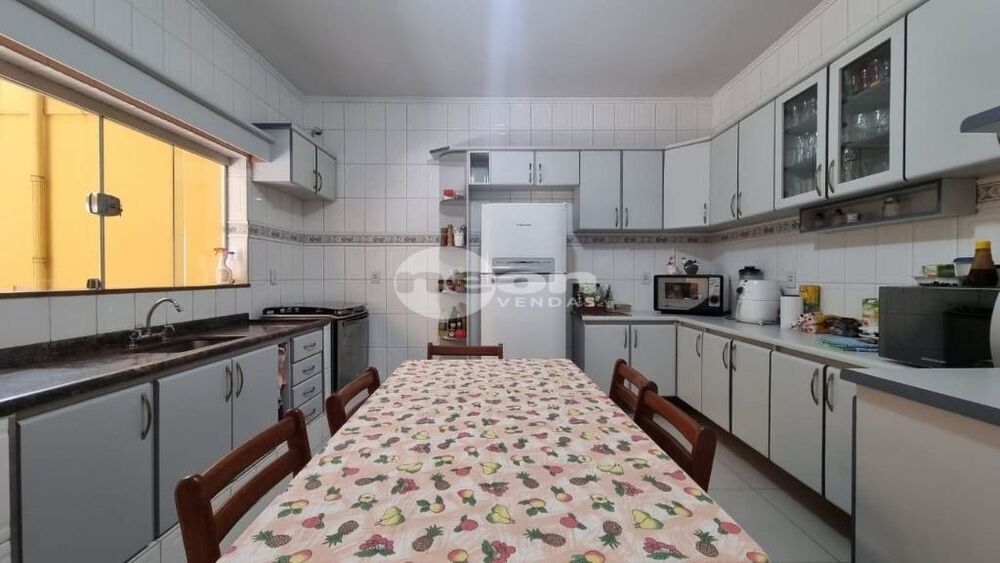 Casa, 3 quartos, 264 m² - Foto 7