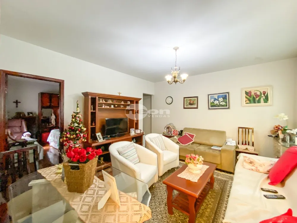 Casa, 3 quartos, 240 m² - Foto 1