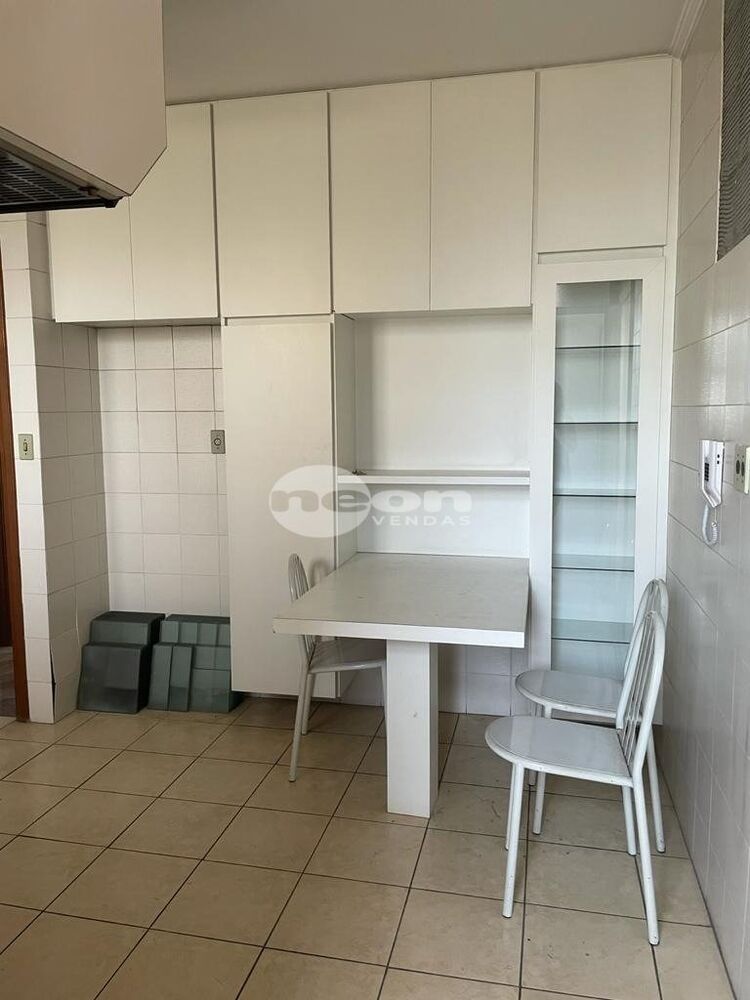 Apartamento, 3 quartos, 130 m² - Foto 2