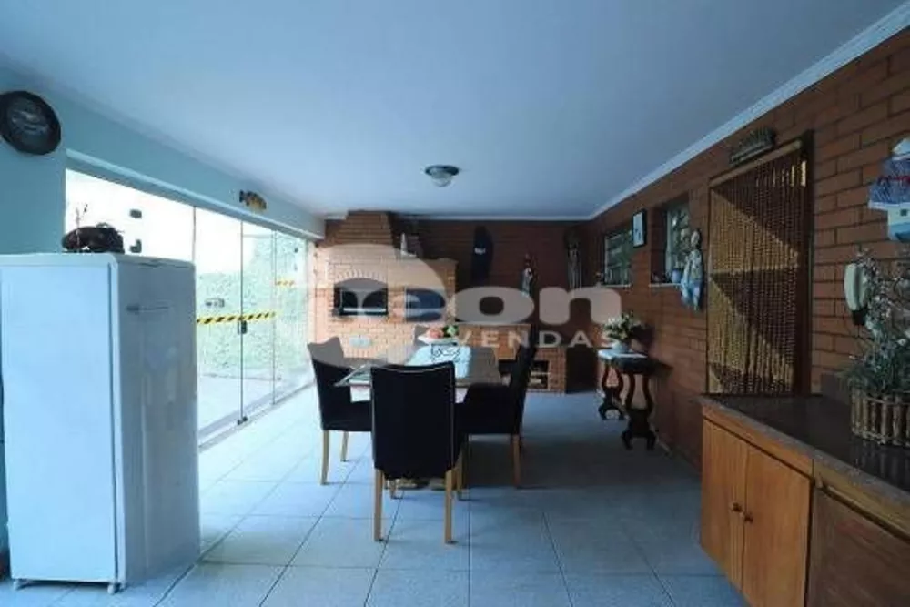 Casa à venda com 3 quartos, 338m² - Foto 40