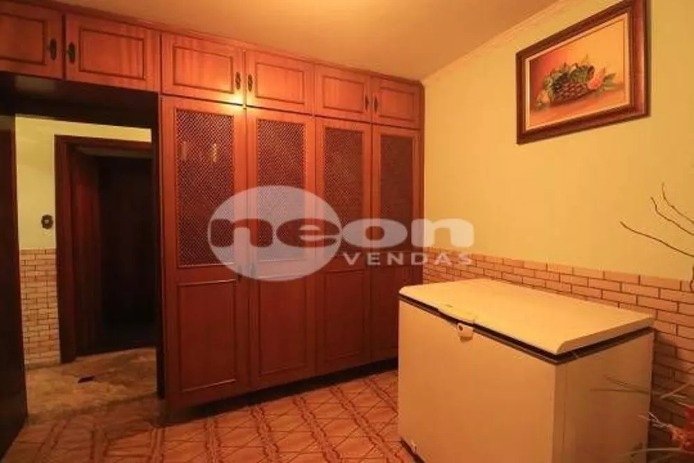 Casa à venda com 3 quartos, 338m² - Foto 35