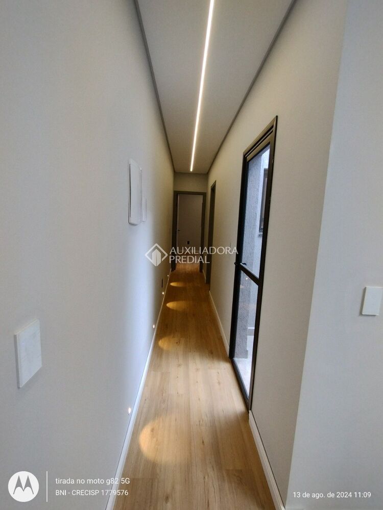 Casa, 3 quartos, 211 m² - Foto 1