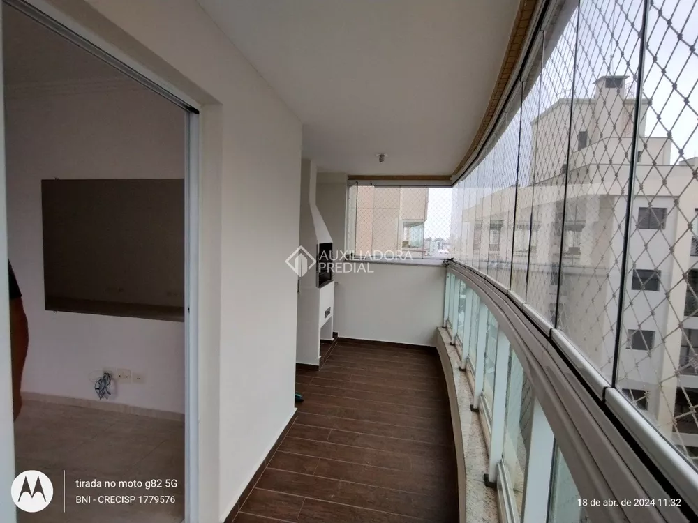 Apartamento à venda com 3 quartos, 132m² - Foto 1