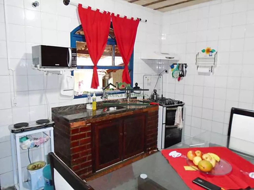Casa, 2 quartos, 225 m² - Foto 1