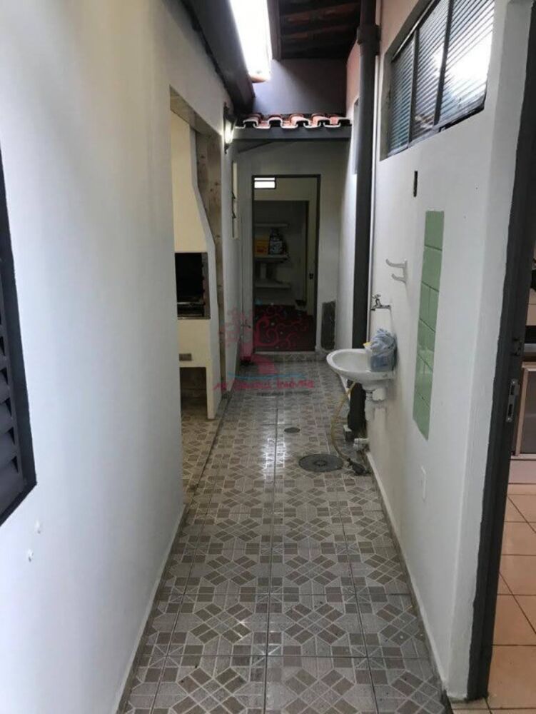 Casa à venda com 3 quartos, 250m² - Foto 4
