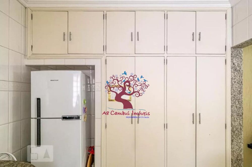 Sobrado à venda com 4 quartos, 300m² - Foto 1