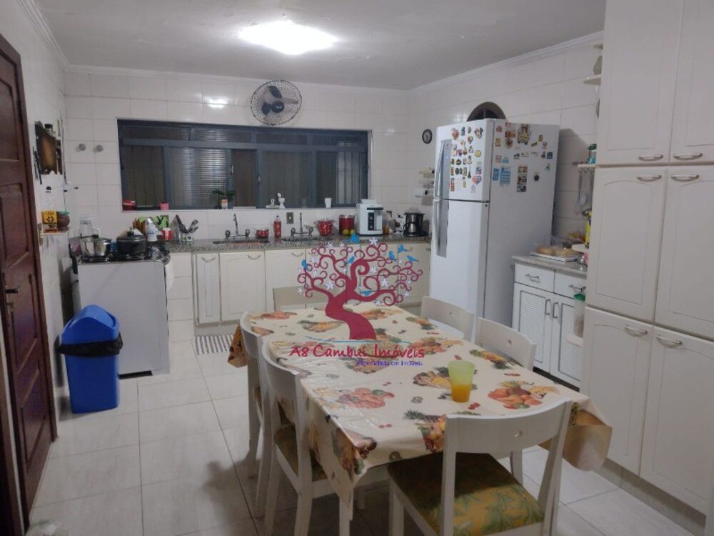 Sobrado à venda com 4 quartos, 300m² - Foto 4
