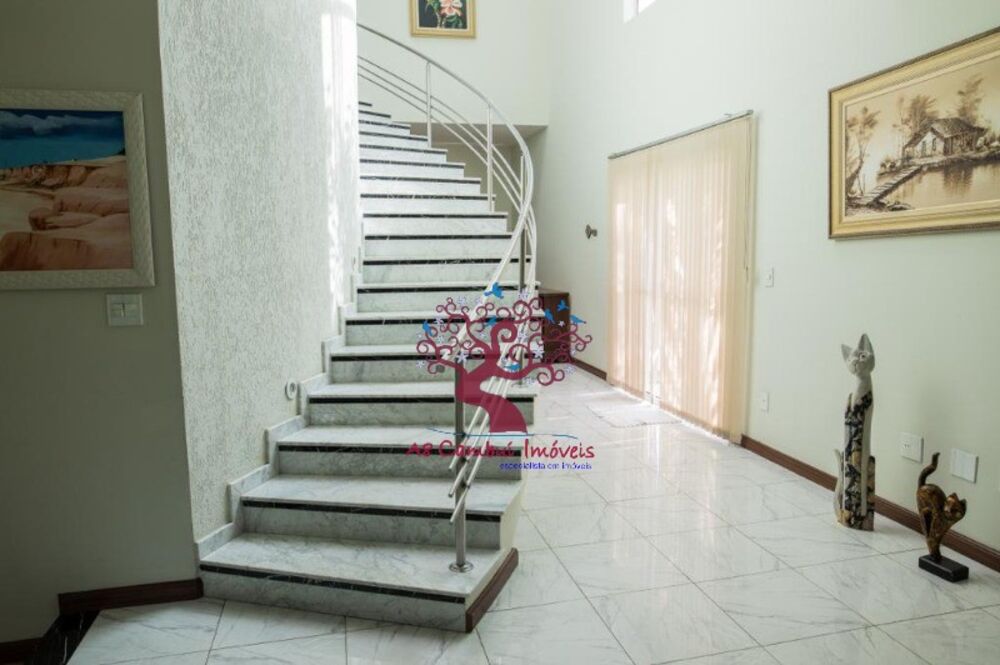 Casa à venda com 5 quartos, 446m² - Foto 1