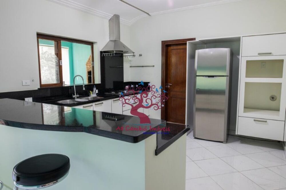 Casa à venda com 5 quartos, 446m² - Foto 2