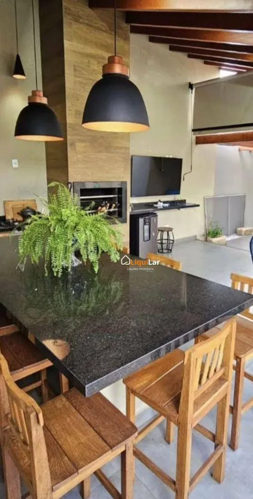 Casa, 3 quartos, 211 m² - Foto 4