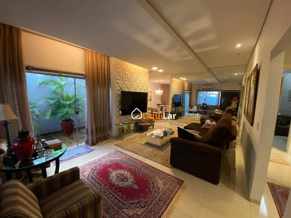 Casa, 3 quartos, 244 m² - Foto 3