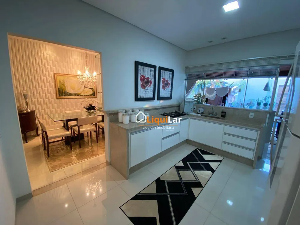 Casa, 3 quartos, 244 m² - Foto 5