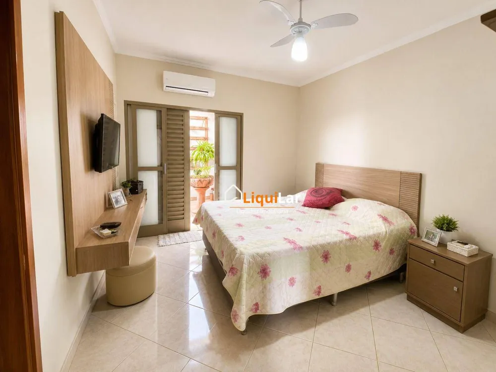 Casa, 3 quartos, 228 m² - Foto 13