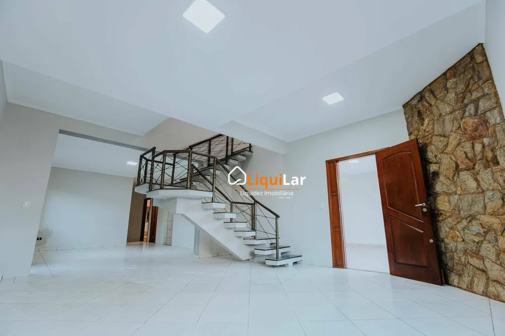 Casa, 3 quartos, 210 m² - Foto 8
