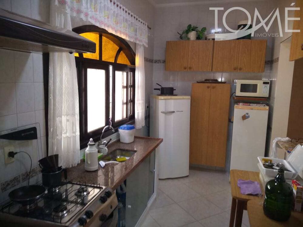 Casa à venda com 3 quartos, 281m² - Foto 2