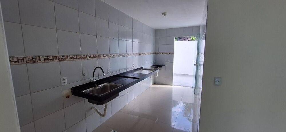 Casa de Condomínio à venda com 3 quartos, 98m² - Foto 2