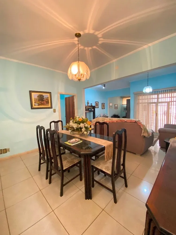 Casa, 3 quartos, 200 m² - Foto 2