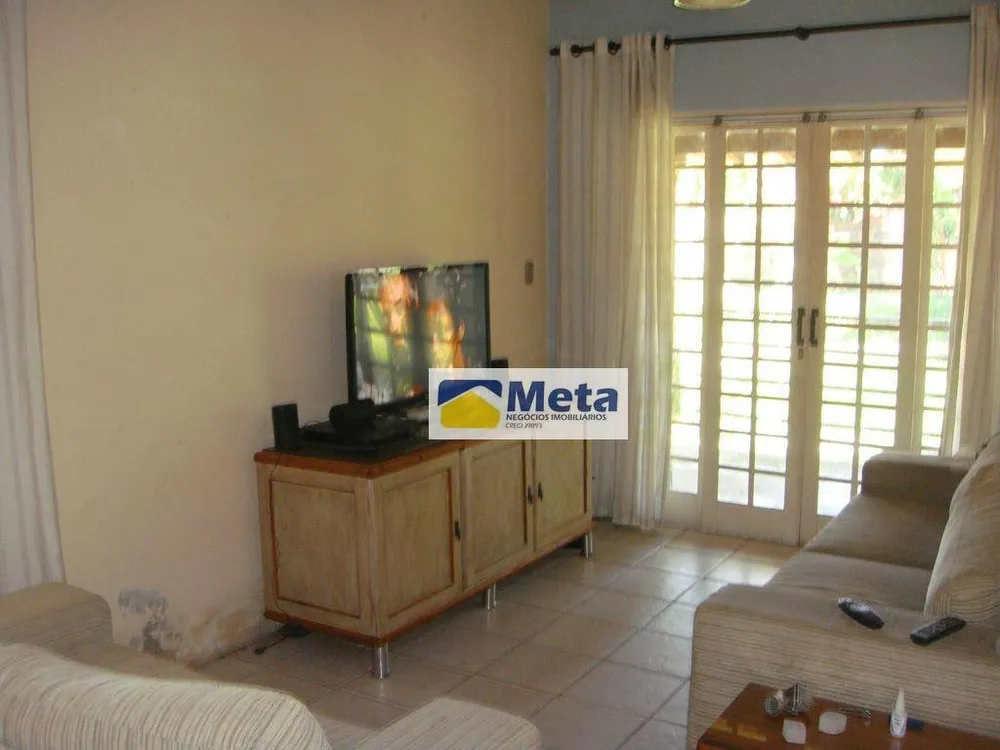Chácara, 3 quartos, 1800 m² - Foto 2