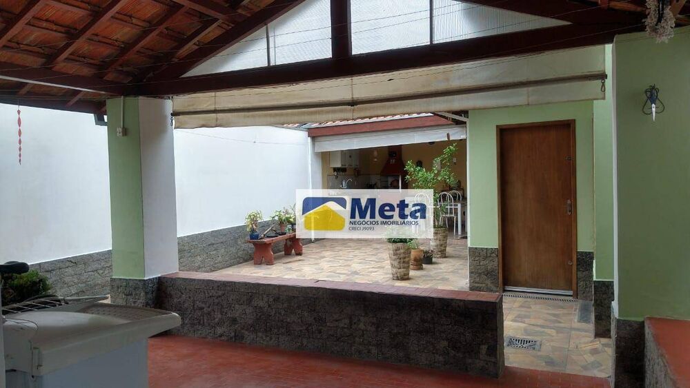Casa à venda com 3 quartos, 130m² - Foto 2