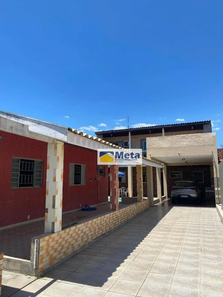Casa, 3 quartos, 218 m² - Foto 1