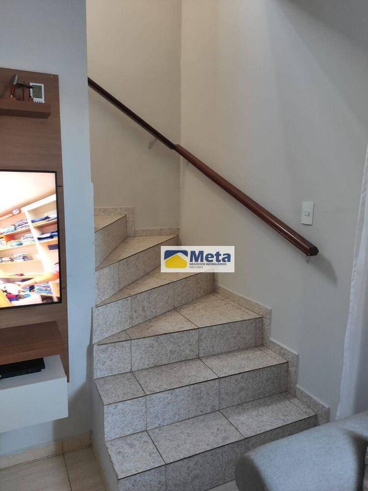Casa à venda com 3 quartos, 112m² - Foto 3